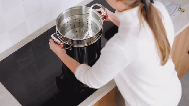 Nuovo Piano A Induzione AEG Con Cappa Integrata - Foto 6